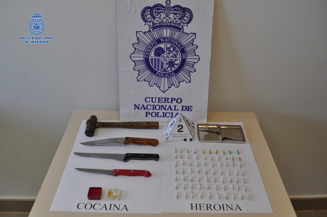 Detenido y en prisión A.L.P., de 44 años, por venta de heroína en su domicilio de la calle Nueva de Hellín (Albacete)