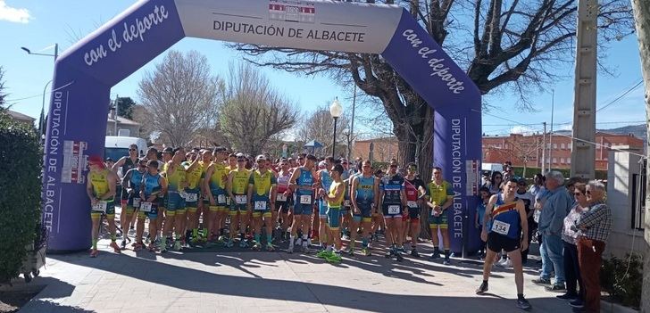 Adrián Pedro Abellán y Bronwyn Humphrys ganan el I Duatlón de Caudete