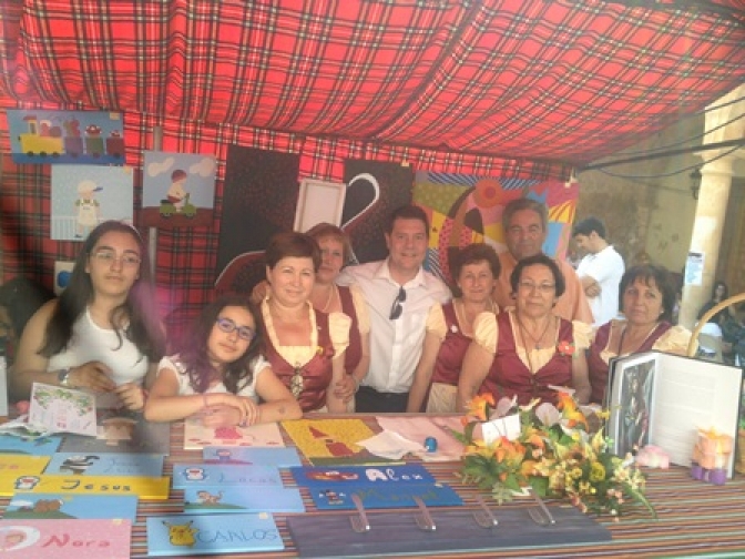 García-Page participa junto a los vecinos de El Bonillo en la Décima edición de la Feria de las Tradiciones