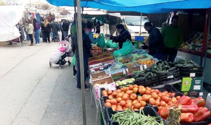 El mercadillo de los domingos de Aguas Nuevas se traslada desde el domingo próximo a la plaza del pueblo