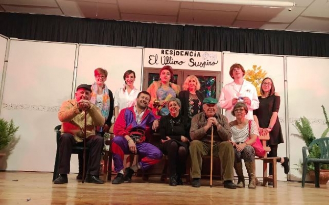 El grupo de teatro ‘El Pocico’ llenó la Casa de Cultura de Ossa de Montiel