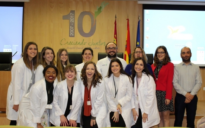 El Hospital de Villarrobledo fomenta las vocaciones sanitarias de diez estudiantes norteamericanas