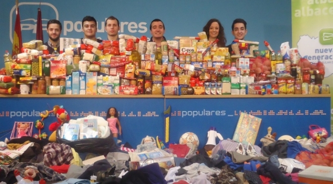 7.000 kilos de alimentos, ropa y juguetes solidarios han recogido los jóvenes del PP de Albacete