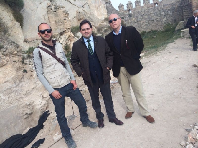 Visita del presidente de la Diputación a las excavaciones arqueológicas del Castillo de Almansa
