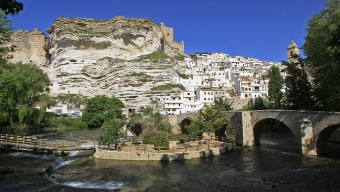 Alcalá del Júcar espera, entre montañas y valles, a los participantes de la Ruta Senderista de la Diputación
