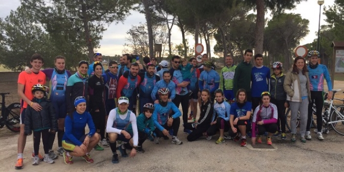 Jornada de deporte y convivencia del Arcos Triatlón Albacete en La Pulgosa (galería fotos)