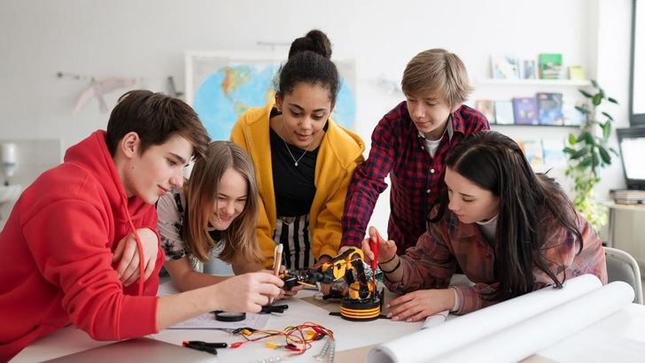 Castilla-La Mancha reafirma su compromiso con una educación matemática más accesible y conectada a la realidad del alumnado