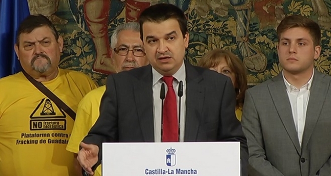La Junta aprobará una ley que en la práctica hará imposible el fracking en Castilla-La Mancha