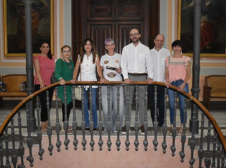 La Asociación de Peluquerías de Albacete respalda a Inma Liñán en su participación internacional