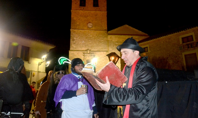 El entierro de la sardina de este miércoles fue solo el inicio de la parte fuerte del carnaval de El Bonillo.