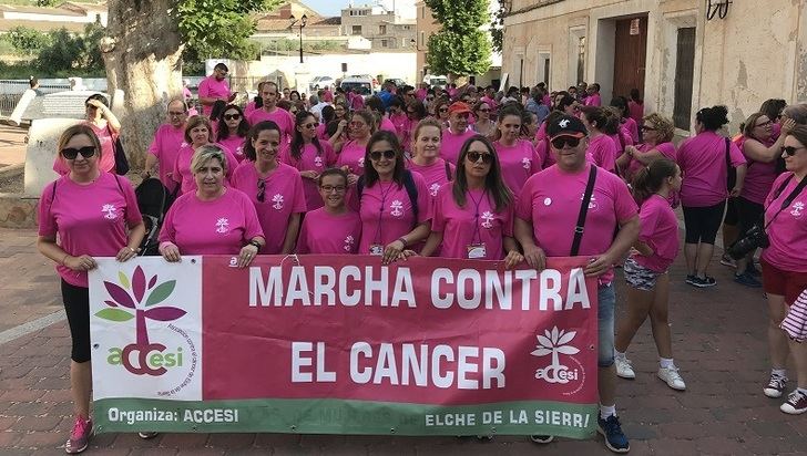 Éxito de la VIII Marcha contra el cáncer de Elche de la Sierra