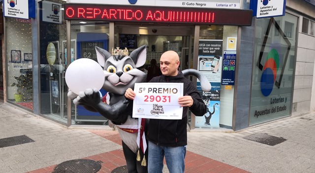 ‘El gato negro’ de Albacete vende parte del 29031, uno de los quintos premios de la Navidad, repartido también en Castilla-La Mancha