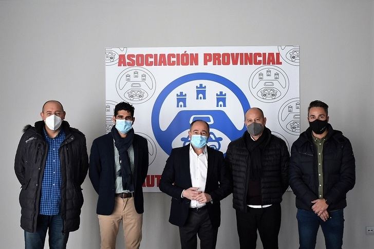 El Ayuntamiento de Albacete aprueba una ayuda directa de 35.000 euros al colectivo de Auto-Taxis