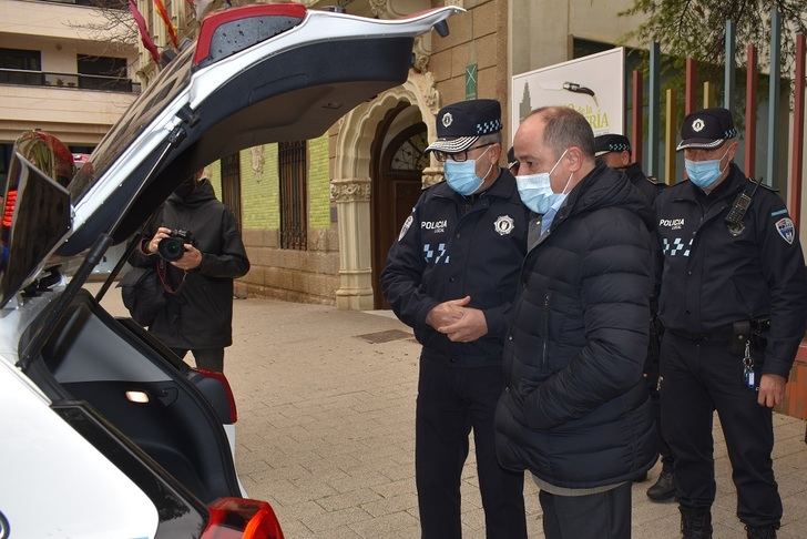 Emilio Sáez: “En tres años el Ayuntamiento de Albacete ha presupuestado más de dos millones de euros para inversiones en la Policía Local”