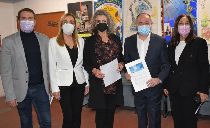 Educar en igualdad para “construir una sociedad libre de violencia de género”, resalta el alcalde en el Foro Conversa Albacete