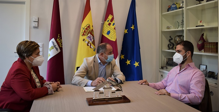 Emilio Sáez reitera el compromiso del Ayuntamiento de Albacete con la ONCE a través de diferentes líneas de colaboración