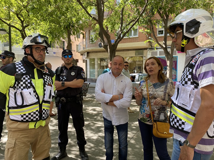 El alcalde de Albacete agradece el trabajo bomberos y policía local durante el temporal de viento y lluvia del viernes