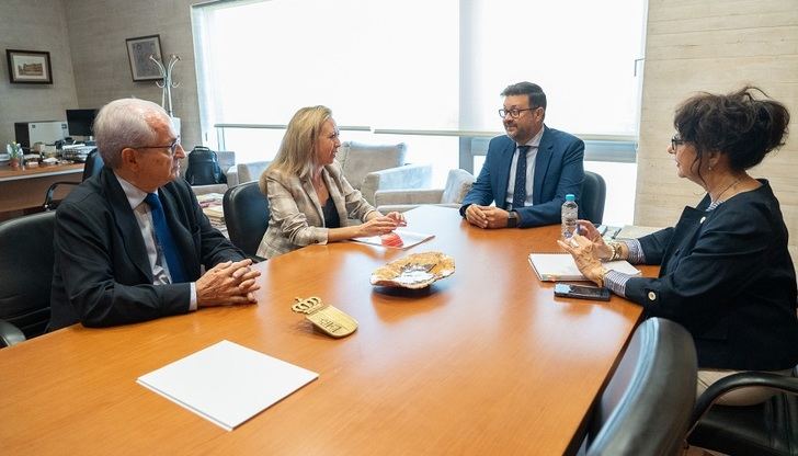 Junta de C-LM y la asociación y AEFCLM trabajan en una nueva edición del programa Empresa Familiar en las Aulas
