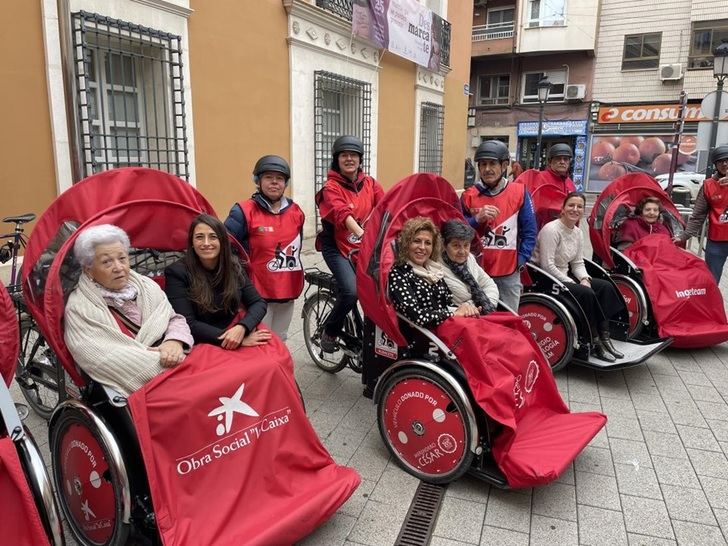 La Junta felicita en Albacete a la entidad ‘En Bici Sin Edad’ por combatir las situaciones de aislamiento de personas mayores