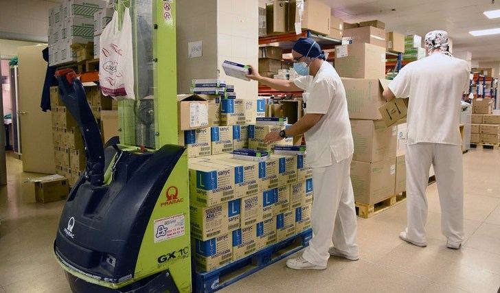 La Junta de Castilla-La Mancha ha distribuido esta semana casi medio millón de artículos de protección para sanitarios