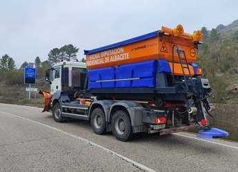 La Diputación de Albacete mantiene activo su operativo preventivo en la red viaria provincial con más de 80 toneladas de sal