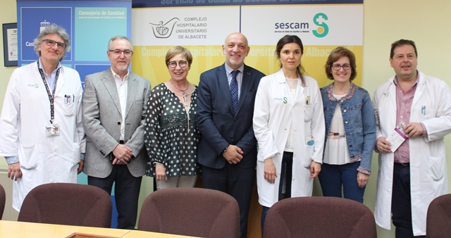 Profesionales sanitarios, pacientes y asociaciones conmemoran en Albacete el Día Mundial de la Esclerosis Múltiple