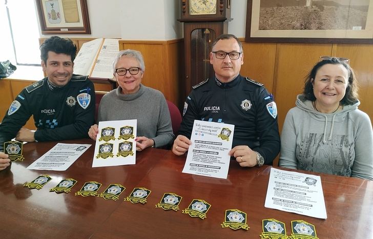 La Policía Local de Tobarra inicia la campaña de los ‘Escudos Solidarios’ para recaudar fondos para el cáncer infantil