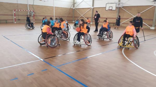 Amiab apuesta por la tecnificación y la formación de escuelas deportivas de Baloncesto en Silla de Ruedas