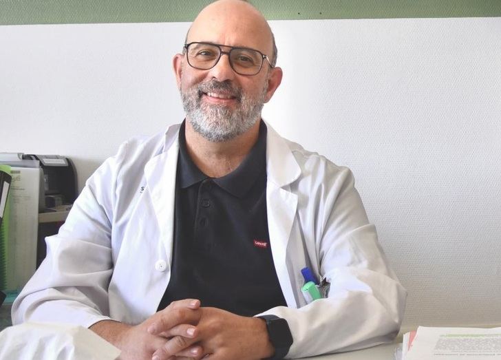 José López Santiago coordina desde Albacete un destacado manual sobre psicopatologías en adultos, con 71 especialistas