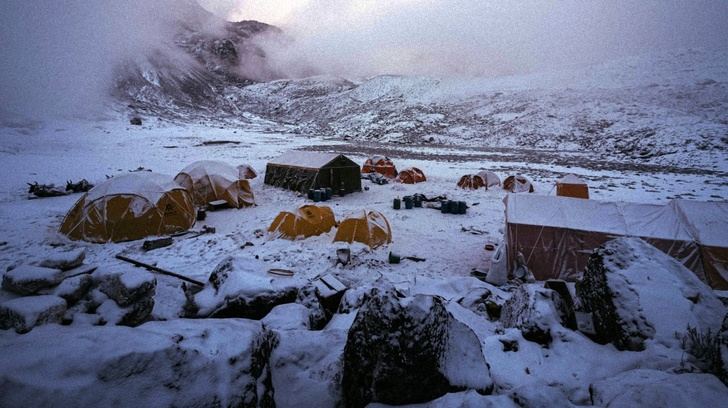 La expedición Álex Txikon-AMIAB llega a Dingboche y el jueves esperan alcanzar el Gorakshep, cerca del campo base del Everest