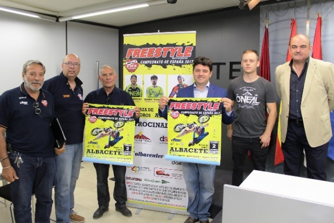 El campeonato de Freestyle traerá a los mejores pilotos a la Plaza de Toros de Albacete