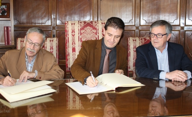 La Diputación de Albacete firma un convenio con la Junta de Cofradías de Hellín para la difusión de la Semana Santa