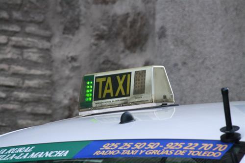 Taxistas de Castilla-La Mancha se harán cargo del transporte escolar y cobrarán de la Junta