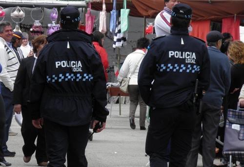 Dos policías locales de Castilla-La Mancha reciben la distinción de Especialista en Policía Administrativa