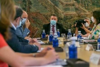 Los locales nocturnos de Castilla-La Mancha deberán registrar los móviles de los usuarios para localizar los rebrotes