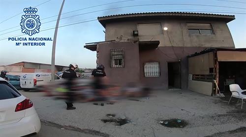 Desmantelado el mayor punto de venta de drogas de Madrid que vendía más de 200 dosis al día