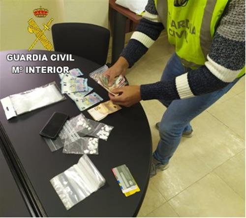 Detenido un hombre en Corral de Almaguer (Toledo) cuando vendía cocaína en la calle