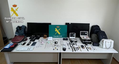 Tres personas detenidas por 12 robos cometidos en viviendas de Toledo y Madrid