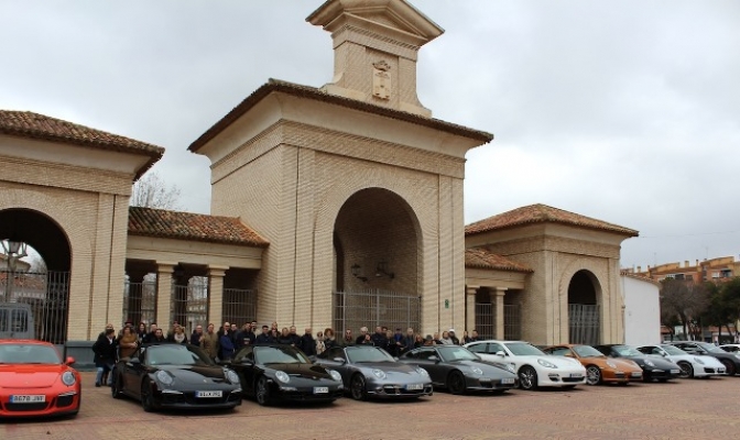 El mal tiempo no frenó a los usuarios de Porsche para celebrar la planificada concentración en Albacete