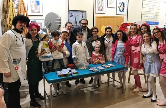 La Junta de Castilla-La Mancha agradece al colectivo ‘Los Guachis’, del hospital de Albacete, su compromiso en la concienciación sobre el cáncer infantil