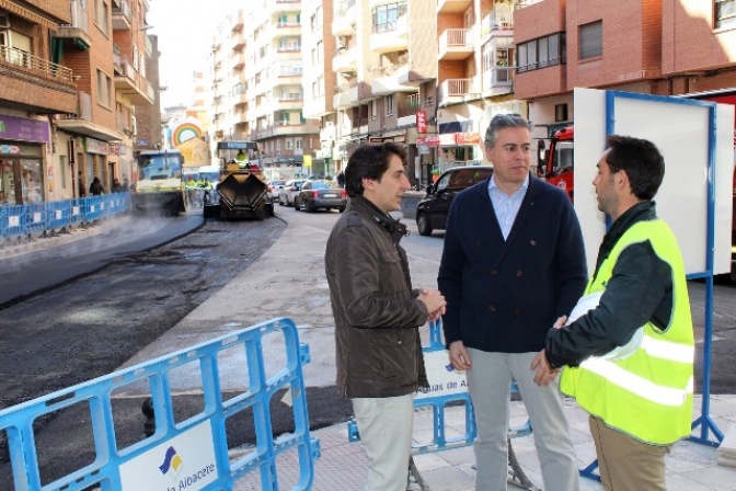 El Ayuntamiento de Albacete asegura que la nueva red de agua potable en el barrio Feria mejorará la calidad de vida de sus vecinos