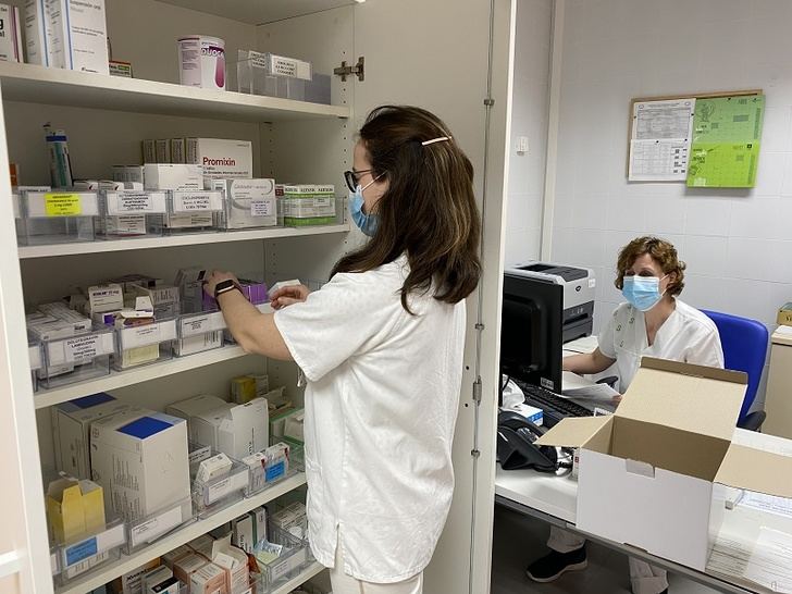 Farmacia Hospitalaria de Almansa ha atendido a cerca de 500 pacientes mediante un circuito de dispensación domiciliaria
