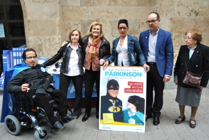 La cuestación del Día Mundial del Parkinson contó con Carmen Bayod