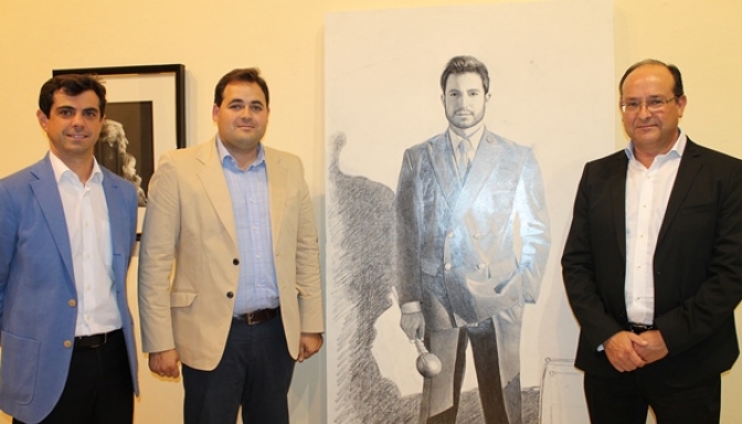 Inaugurada la exposición ‘Del blanco y negro al color’ del pintor Paulino Ruano