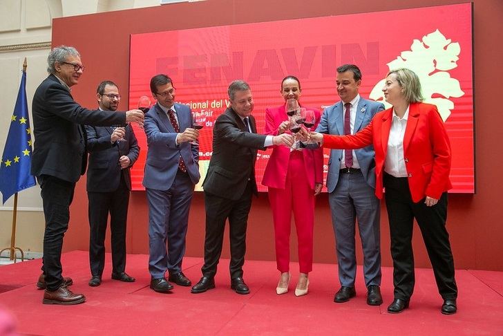 Page anuncia que Fenavin estará protegida en la Ley del Vino y avanza que el Rey asistirá a la inauguración