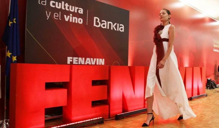 Los profesionales analizan en FENAVIN la importancia de sector vitivinícola para mantener a la población