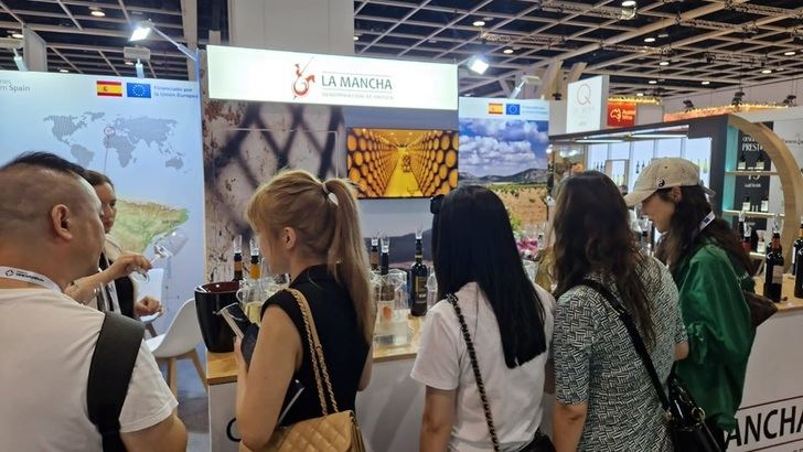 19 bodegas y 37 referencias de la Denominación de Origen La Mancha en la feria del vino de Hong Kong 'Vinexpo'