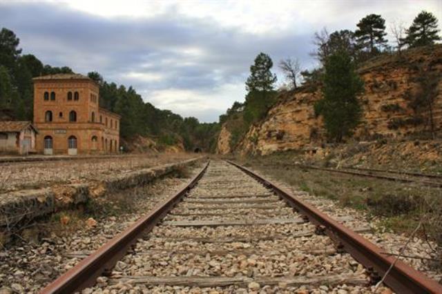 La Plataforma por Ferrocarril Público de C-LM pide ampliar las conexiones de tren de Toledo, Albacete y Cuenca