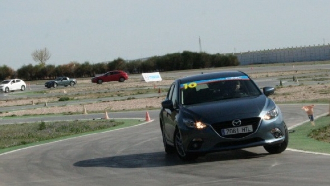 Los expertos del automóvil se forman en la Escuela TAC del Circuito de Albacete