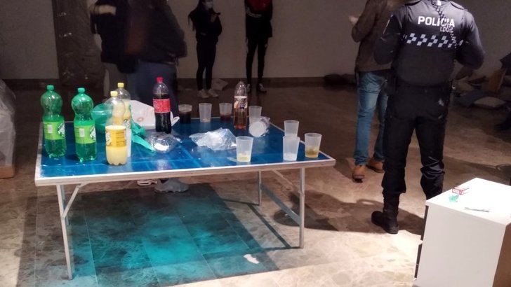 Drogas y alcohol en una fiesta ilegal en la que había 10 menores, en Albacete